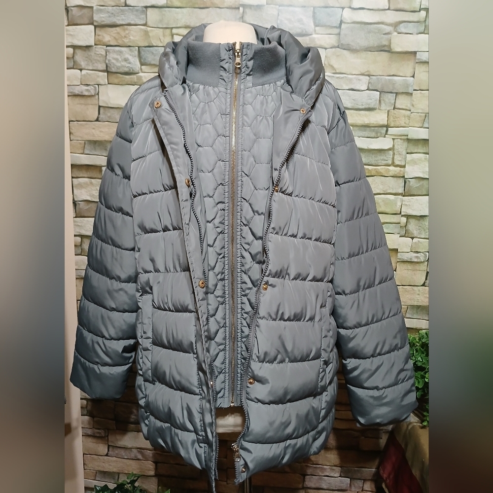Like New Women's 1X Gray Bibbed Polyfill Coat Hooded Insulated Outdoor Winter - Picture 2 of 7